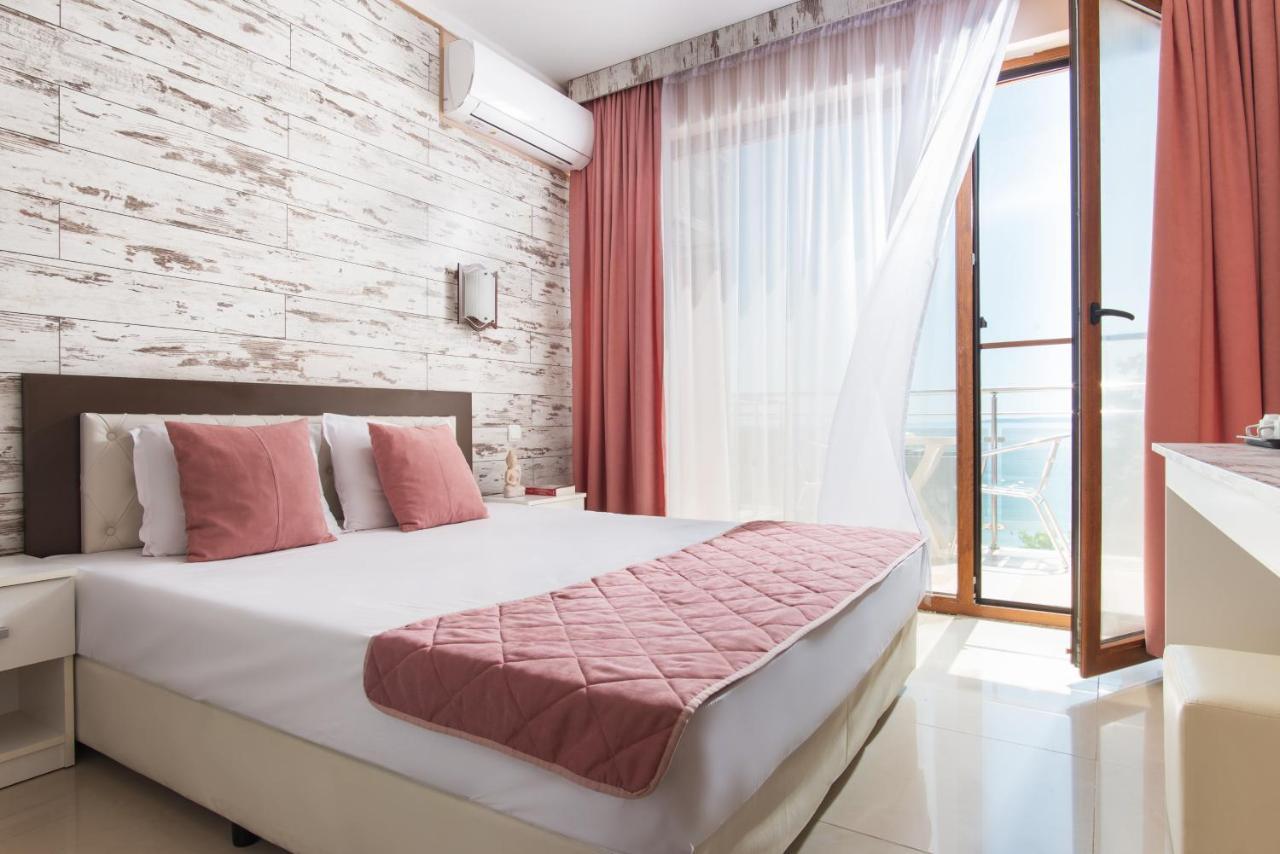 Семеен Хотел Golden Place Sozopol Exterior foto