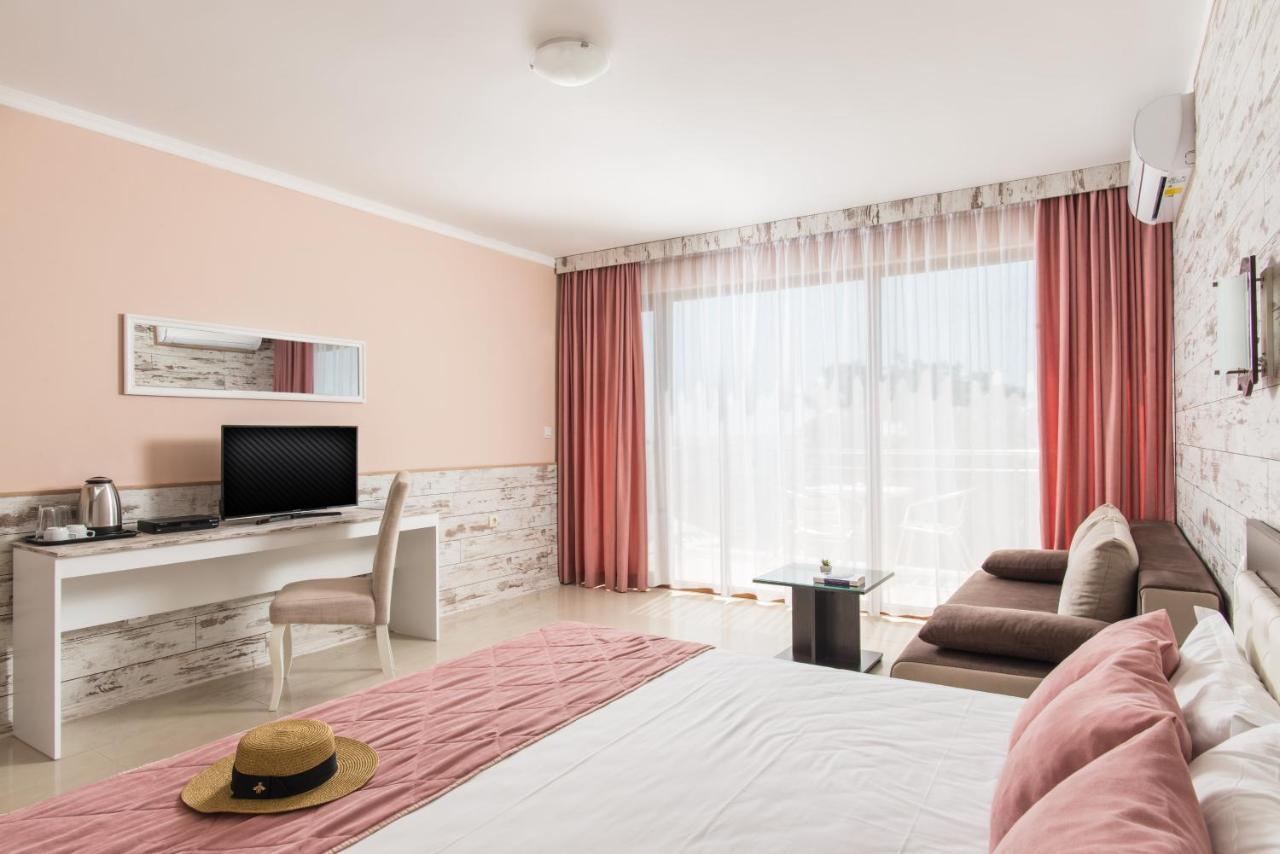 Семеен Хотел Golden Place Sozopol Exterior foto