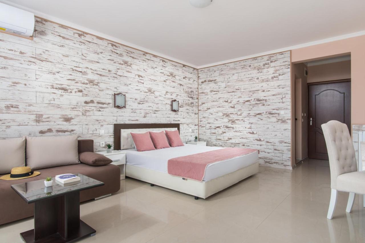 Семеен Хотел Golden Place Sozopol Exterior foto
