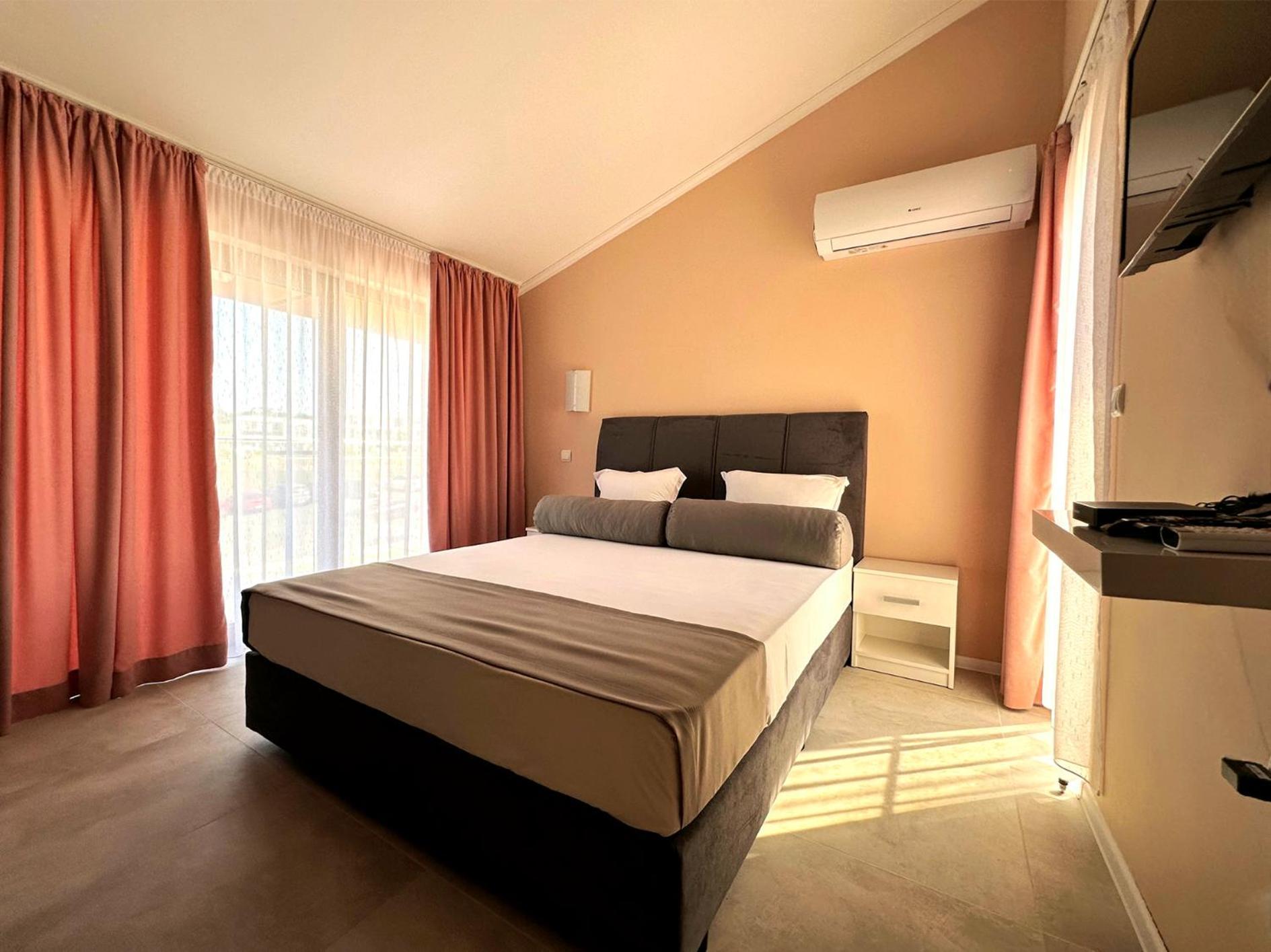 Семеен Хотел Golden Place Sozopol Exterior foto